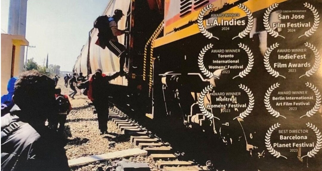 wherecanweliveinpeace Migrants boarding a train